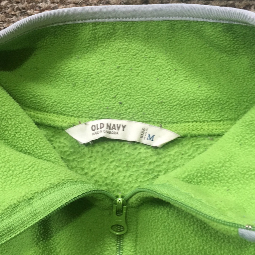 Three pullover jackets - Picture 6 of 7